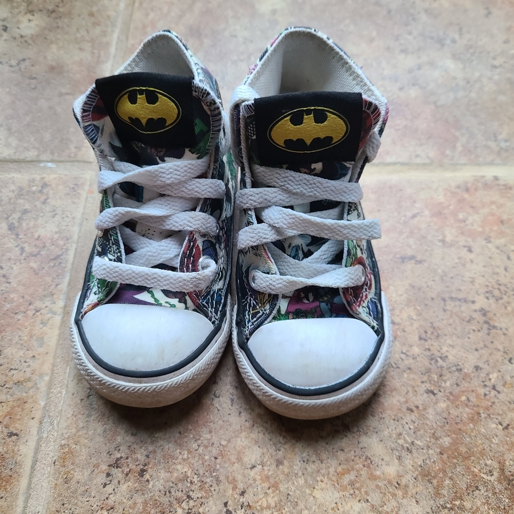 Converse Chuck Taylor All Star Hi Boys Shoes. Batman Converse